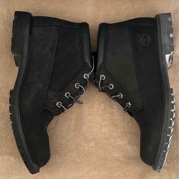 NIB Timberland Women's Nellie Warm Waterproof Chukka Boot in Black. Size 8.5 - Picture 13 of 14